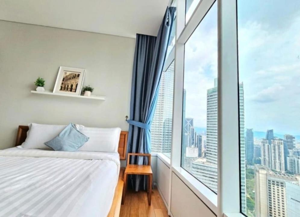 Apartment Sky Klcc By Family